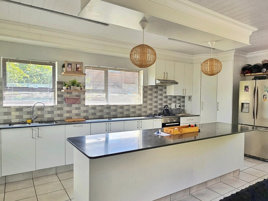 2 Bedroom Property for Sale in Fraaiuitsig Western Cape